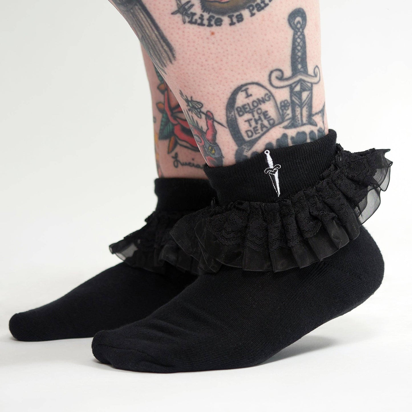 SOURPUSS DAGGER EMBROIDERED RUFFLE SOCKS BLACK