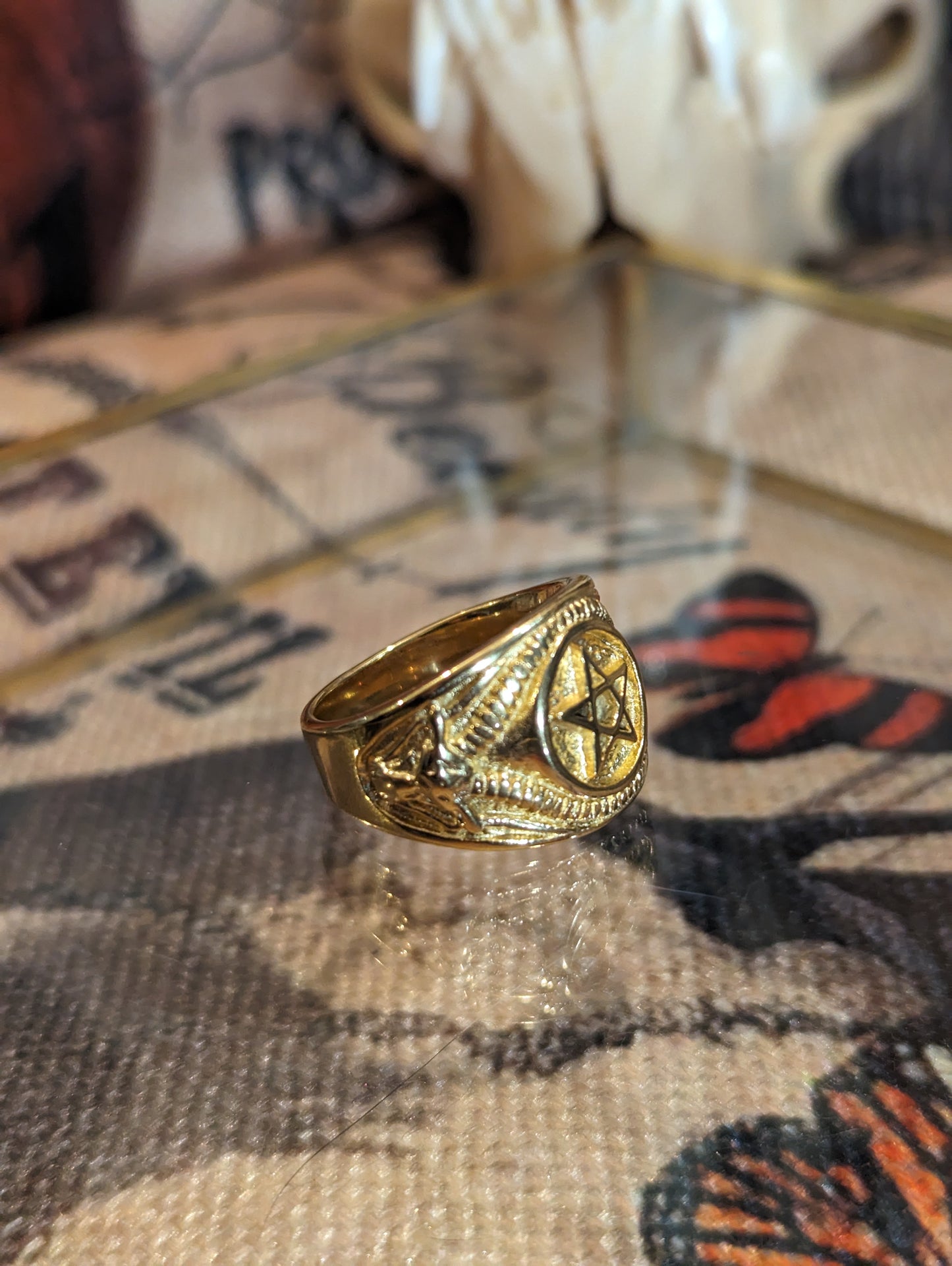 GOLD SIGNET - RING