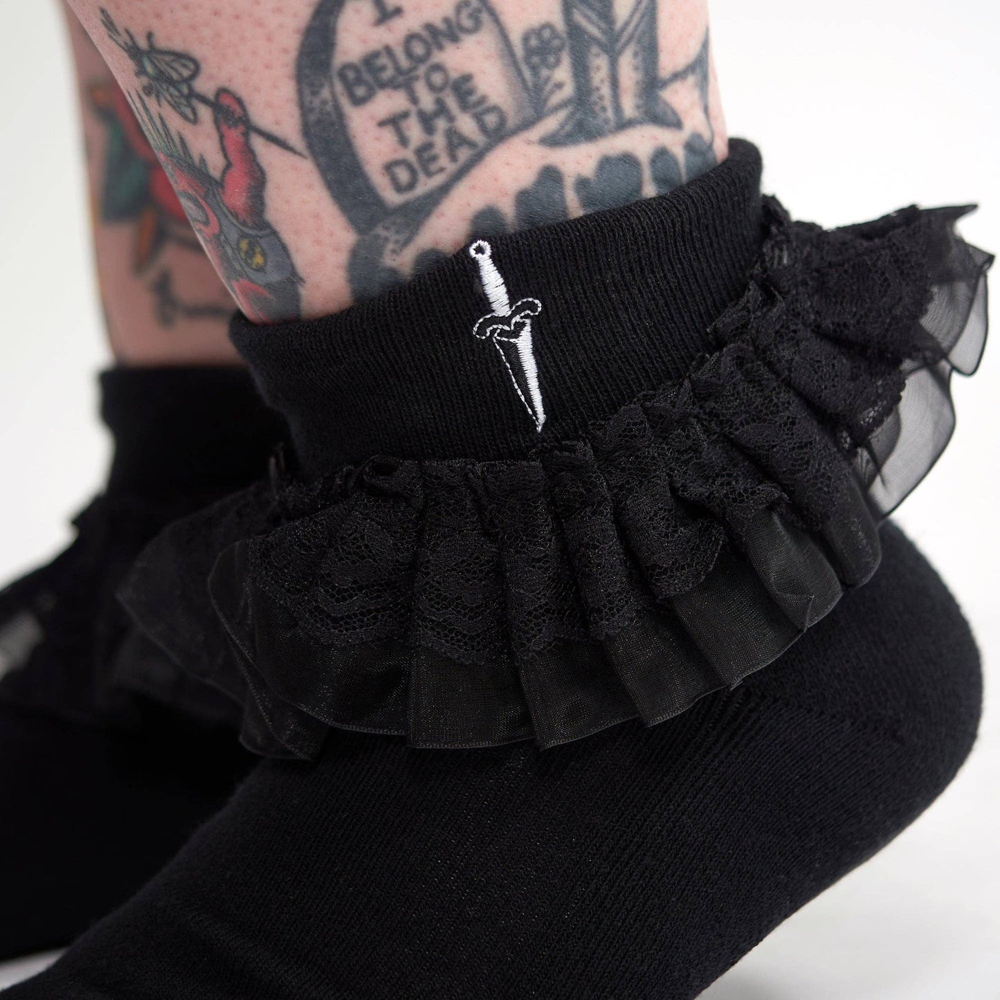SOURPUSS DAGGER EMBROIDERED RUFFLE SOCKS BLACK