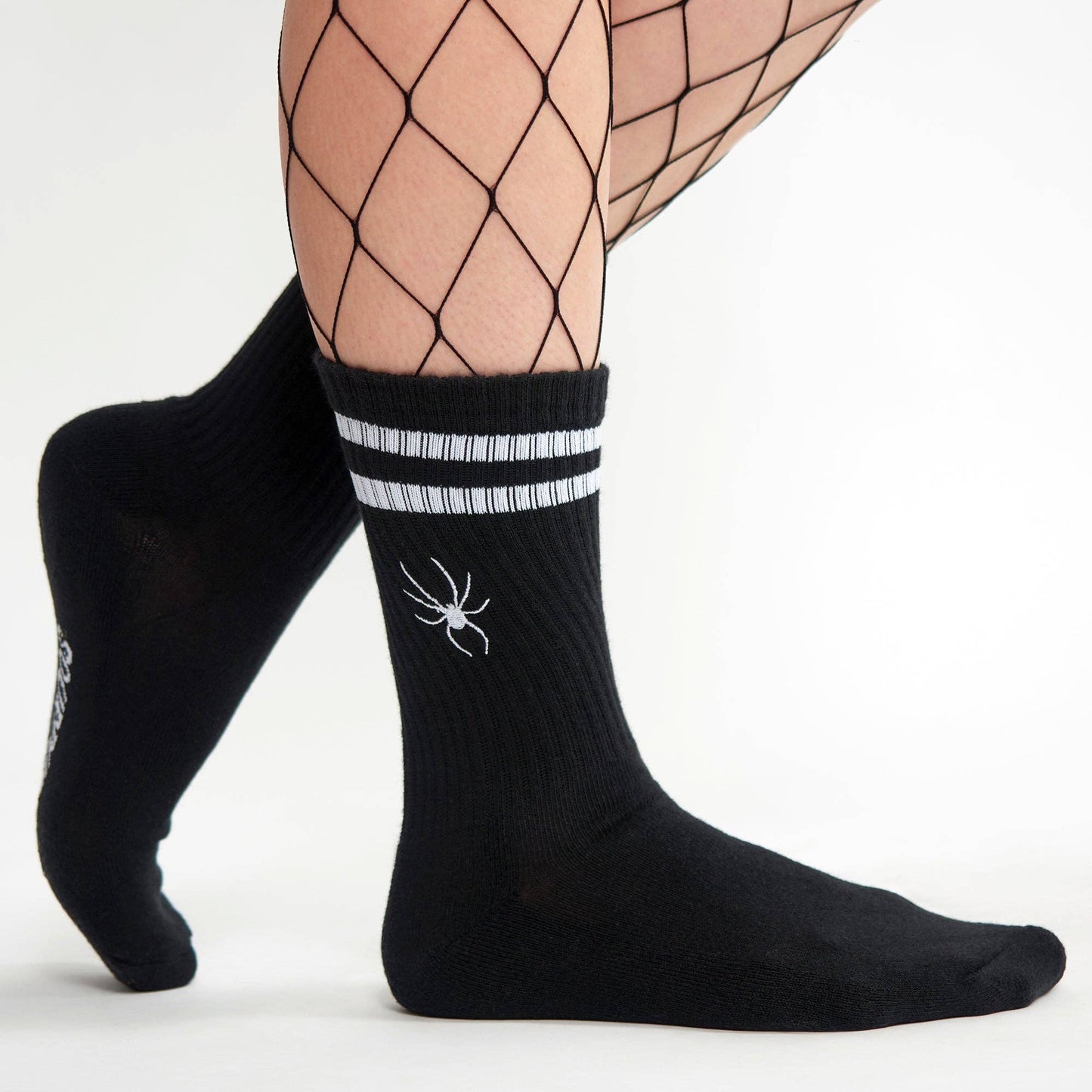 SOURPUSS SPIDER EMBROIDERED ATHLETIC SOCKS BLACK