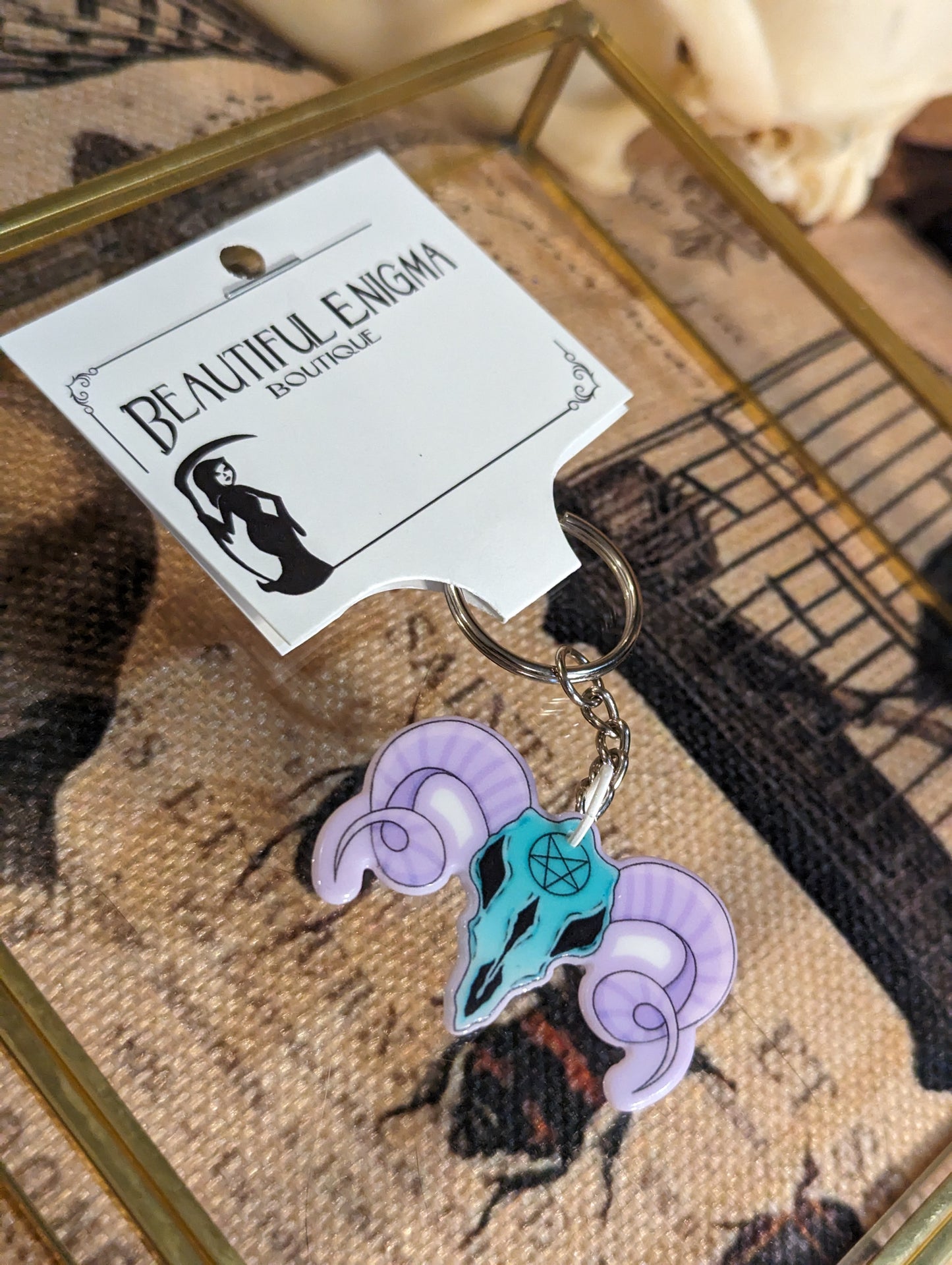 PASTEL GOAT SKULL - KEYCHAIN