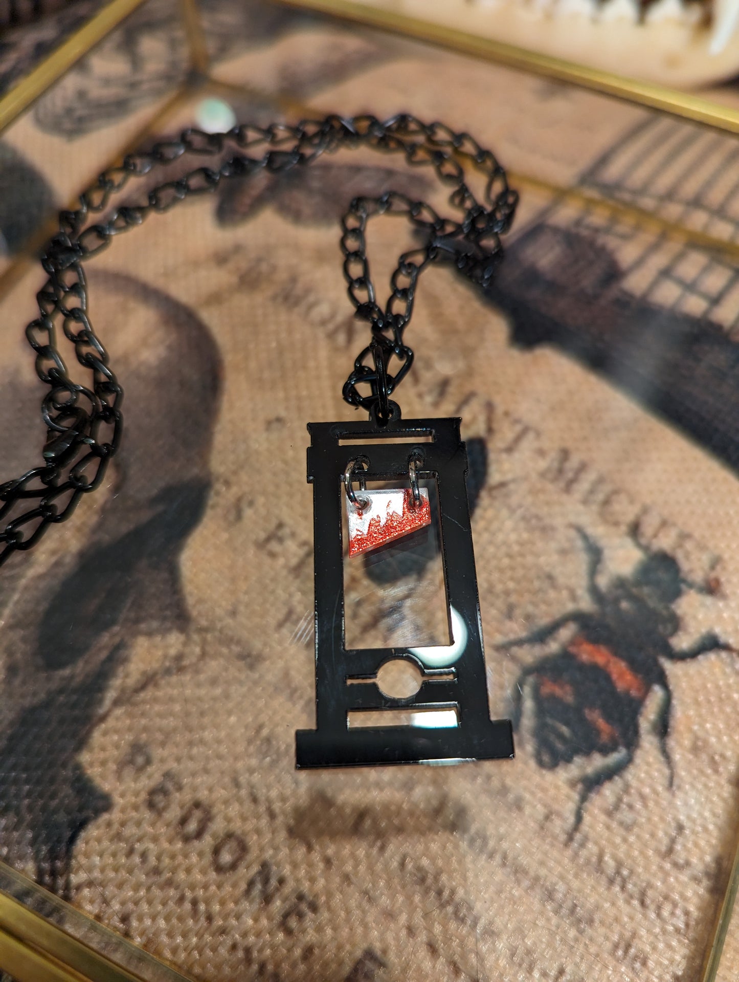 GUILLOTINE - NECKLACE
