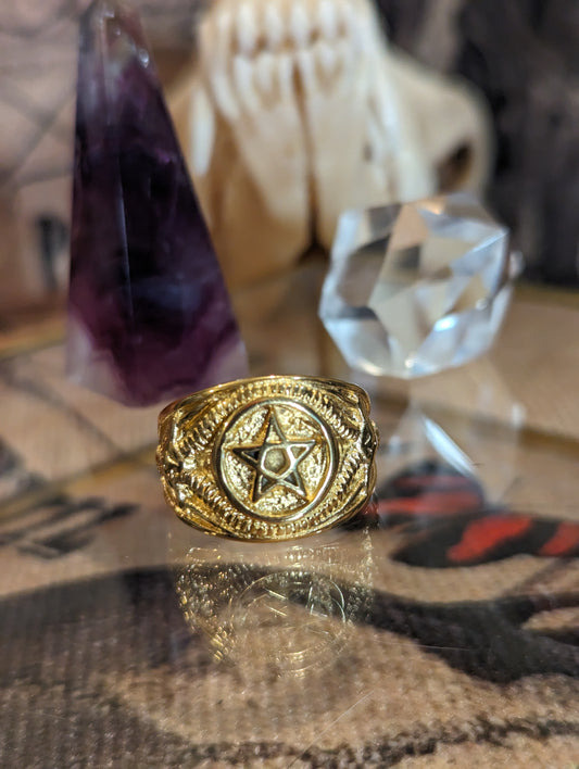 GOLD SIGNET - RING